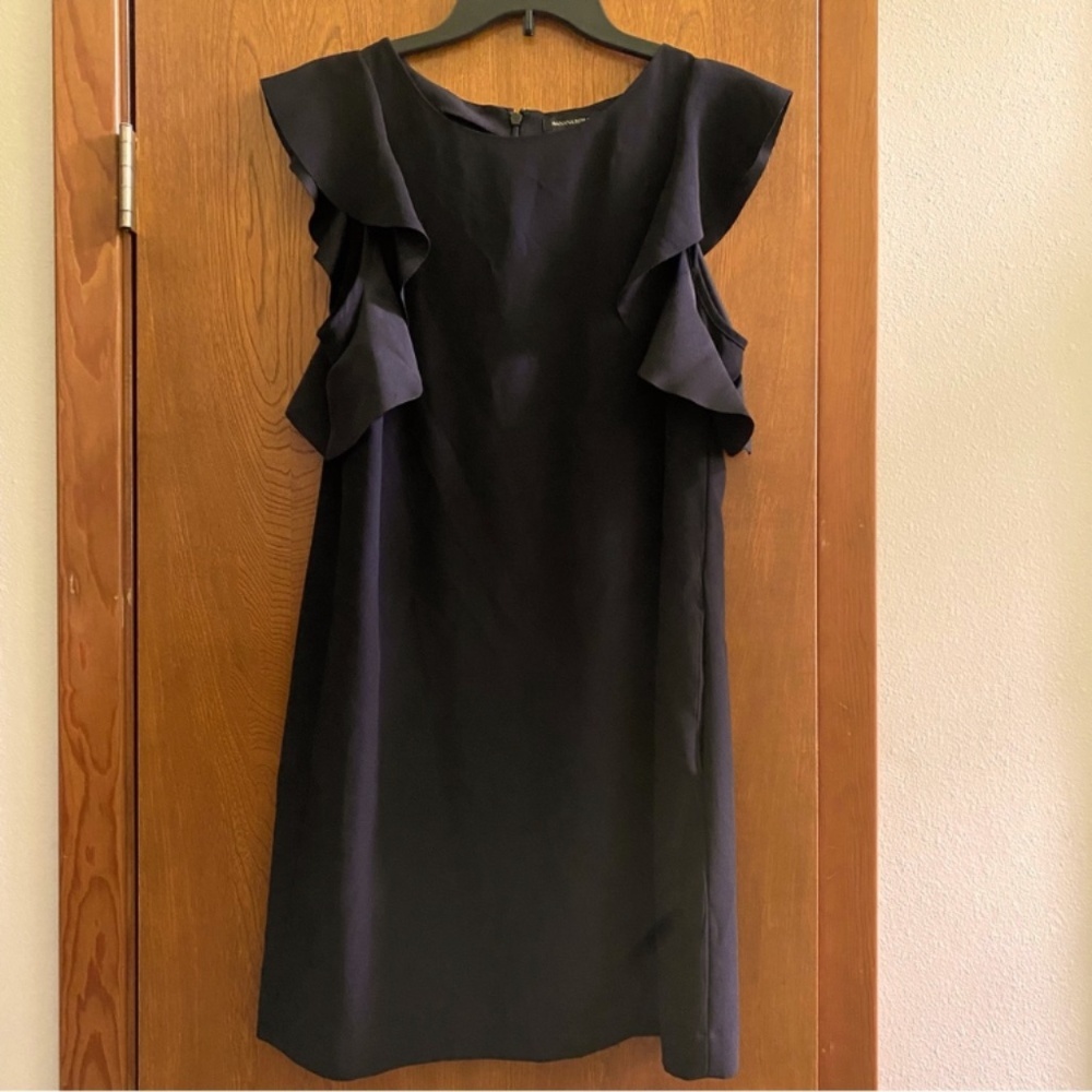 Banana Republic black ruffle sleeve Dress—Size 8